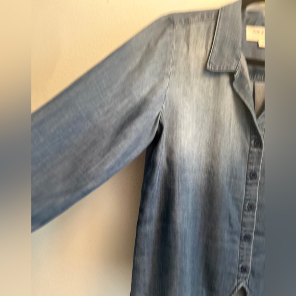 Cloth and Stone Denim Size Small Button Up - Picture 3 of 7